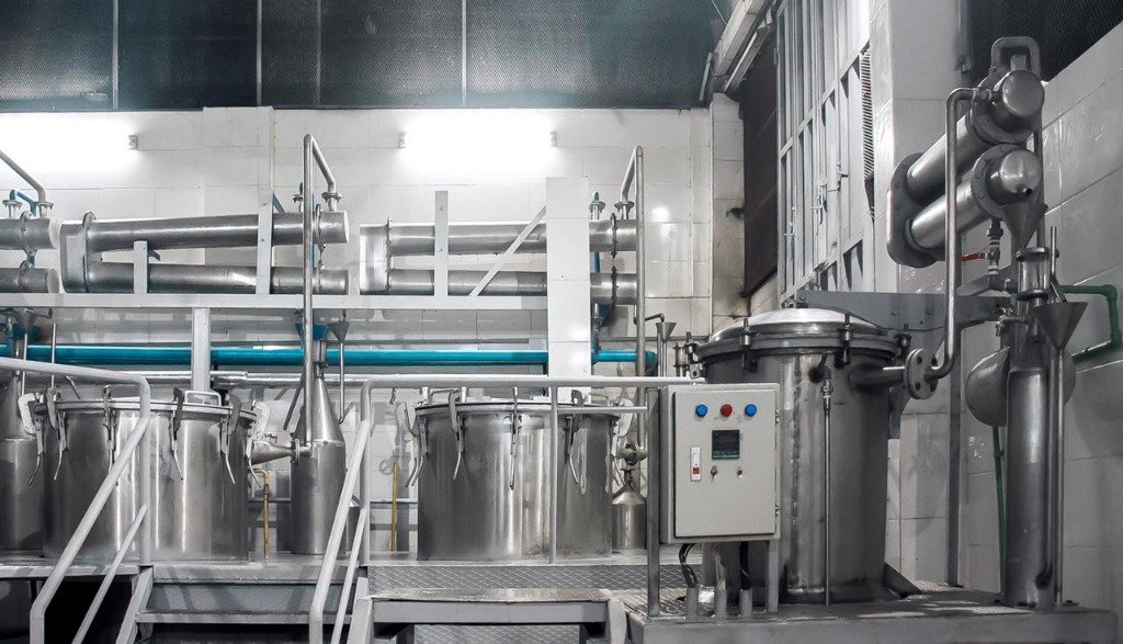 Gharbia extraction factory — main distillation hall